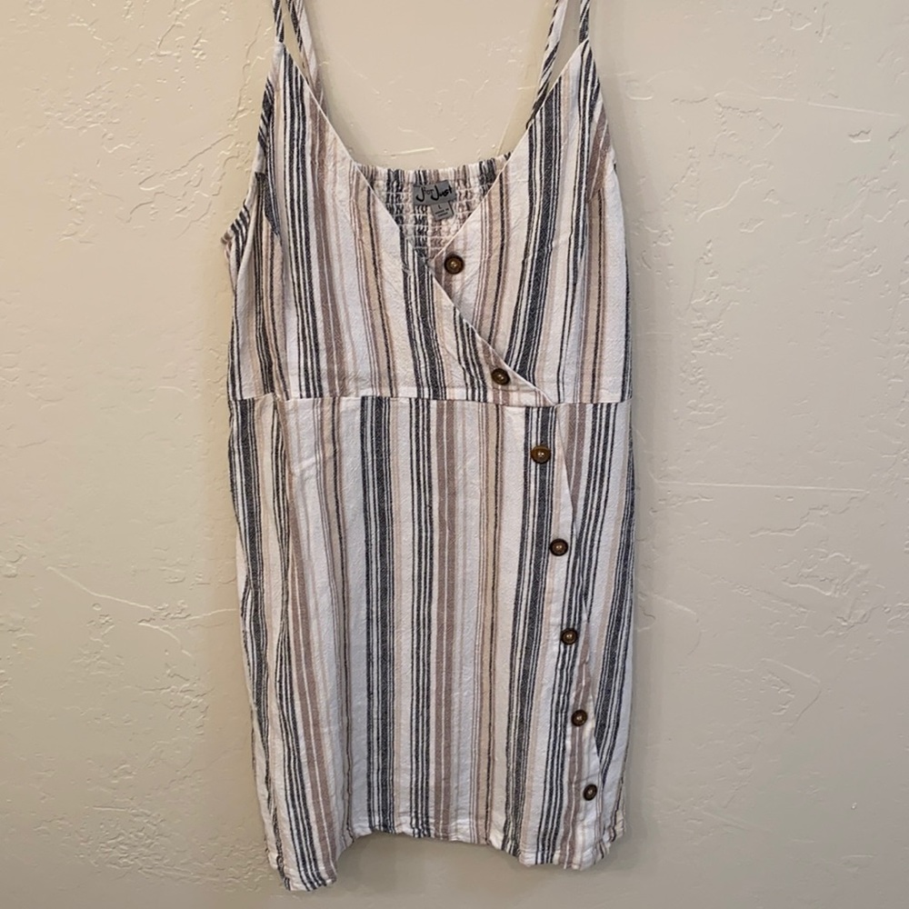 Summer Dress! Lightly worn but in great condition